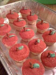 Family Share: Apple-shaped Cupcakes